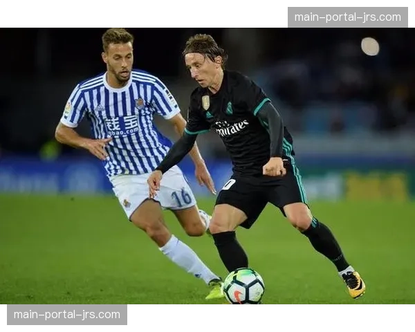 爆冷！副班长阿尔梅里亚3-2绝杀皇家社会，保级重现曙光