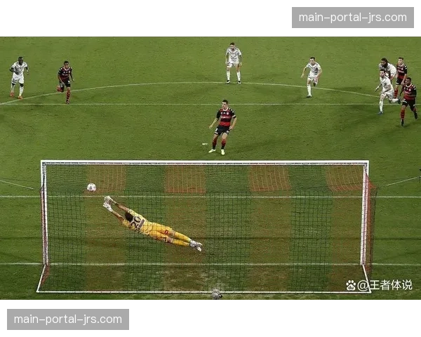VAR介入，判定河南队进球前越位在先，进球无效