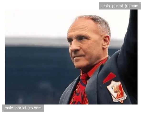 官方确认：沙尔克04传奇教练史蒂文斯将重返俱乐部担任技术顾问